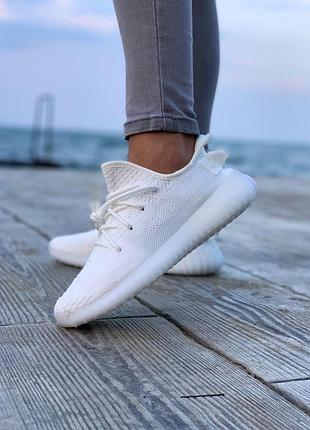 Yeezy boost 350 white	легкие белые кроссовки на лето