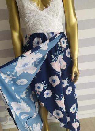 Приголомшливе мереживну сукню на запах з відкритою спинкою в квітковий принт2 фото