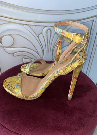 Босоножки river island