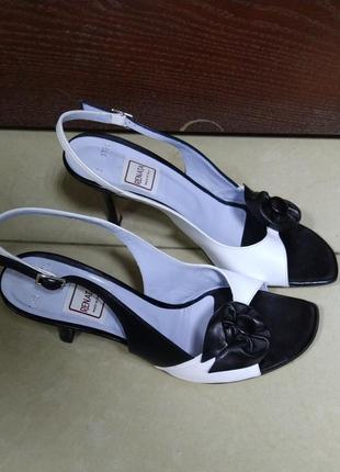 Неймовірні шкіряні босоніжки, renata, made in italy
