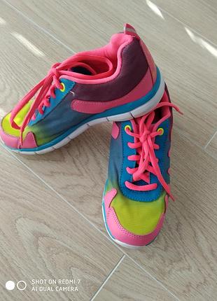 Кросівки дитячі