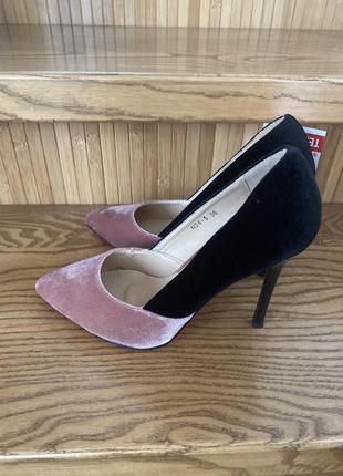 Туфлі жіночі