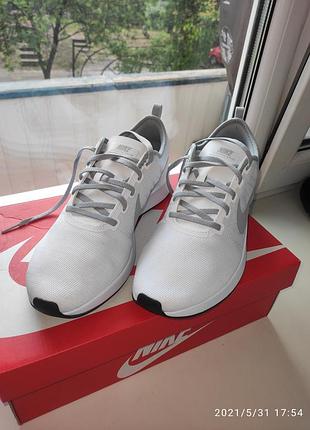 Новые кроссовки nike 4