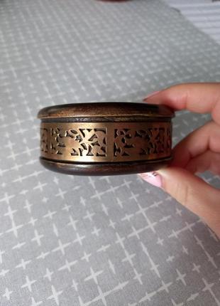 Дерев'яна яний браслет з металевим оздобленням