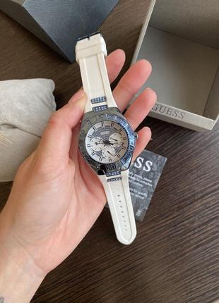 Часы guess