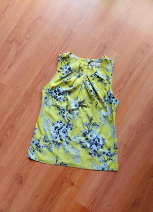 Яскрава блуза блузка топ в квіти з гудзиками на спині3 фото