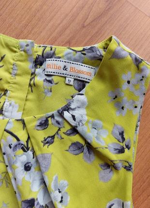Яскрава блуза блузка топ в квіти з гудзиками на спині6 фото