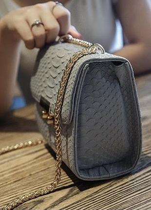 Голубая мини сумка 8