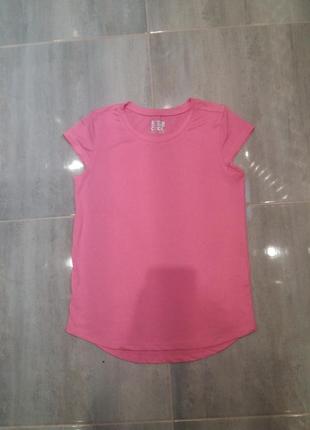 Однотонная розовая футболка2 фото