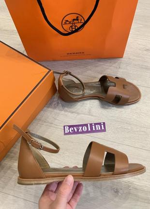 Коричневі шкіряні босоніжки