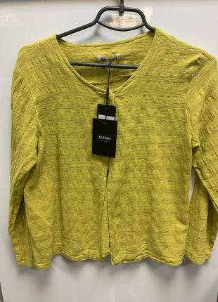 Женский пиджачок облегчённый лимонного цвета итальянского производителя