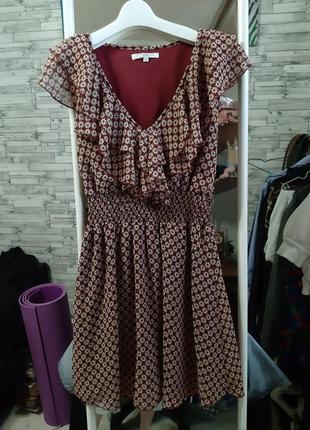 Мини-платье в цветочек, цветочный принт с рюшами