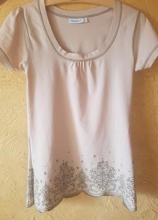 Жіноча футболка,розмір s.