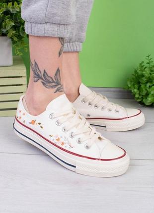 Стильные бежевые кеды из текстиля с рисунком принтом