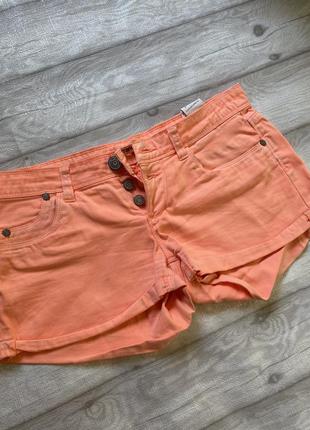 Короткі жіночі шорти terranova 2