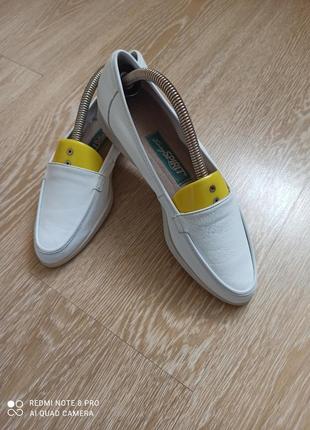 Лофери жіночі