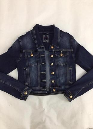 Укорочений джинсовий піджачок