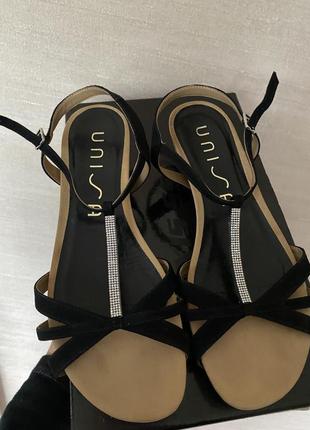 Босоніжки на дівчину 38размер