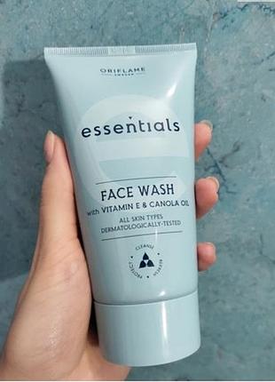 Очищаючий засіб для обличчя 3 в 1 essentials 150 мл код 35764