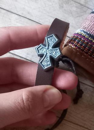 Кожаный браслет с крестом. 5