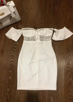 Белоснежное оригинальное и необычно красивое летнее платье сетка с завязками3 фото
