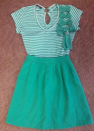 Яркая юбка stradivarius.