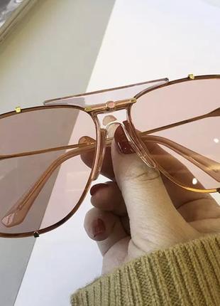 Нові круті сонцезахисні окуляри