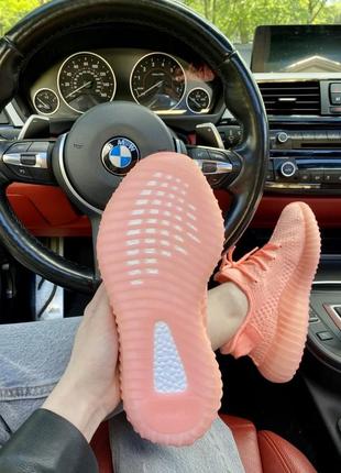 Шикарные женские кроссовки adidas yeezy boost 350 цвета лолося (розовые)8 фото