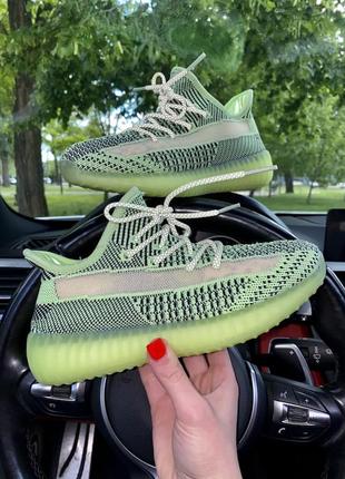 Классные женские кроссовки унисекс adidas yeezy boost 350 салатовые с чёрным 36-45 р4 фото