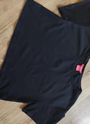 Крута широка футболка від castro