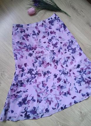 Летящая расклешенная прозрачная лавандовая миди юбка на подкладке/акварельный цветочный принт1 фото