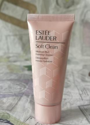 Увлажняющая пенка для умывания estee lauder soft clean moisture rich foaming cleanser 30 мл