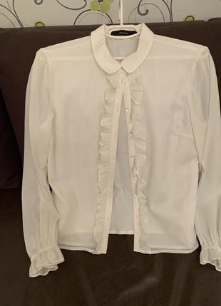 Рубашка белая с рюшами