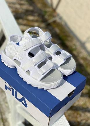 Босоножки fila disruptor sandal white белые женские босоножки фила3 фото