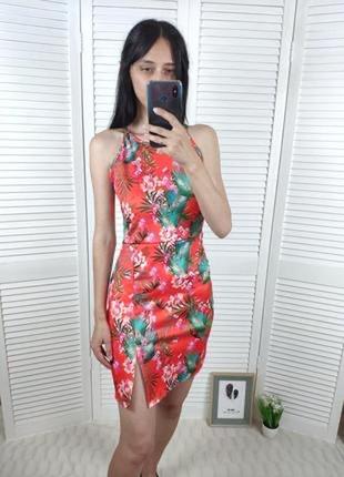 Платье в цветочный принт с размером на ноге2 фото
