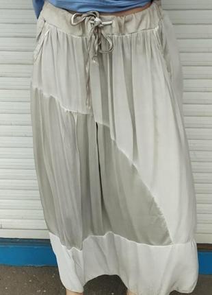 Итальянская коттоновая юбка с переходами ткани и карманами с блестящим дизайном6 фото