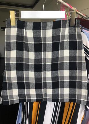 Жіноча спідниця в клітку