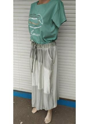 Итальянская коттоновая юбка с переходами ткани карманами с блестящим дизайном3 фото