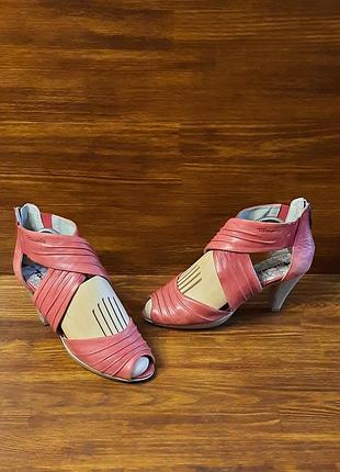 Босоніжки tamaris натуральна шкіра розмір 37