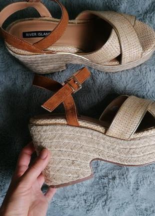 Босоножки на колодке river island