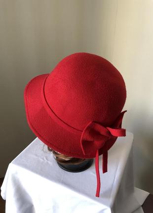 Шляпа клош красная с бантом2 фото