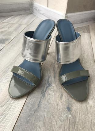 Босоножки голубые с серебром marsala