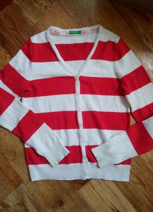 Кофта красная в полоску, 5-7 лет.
