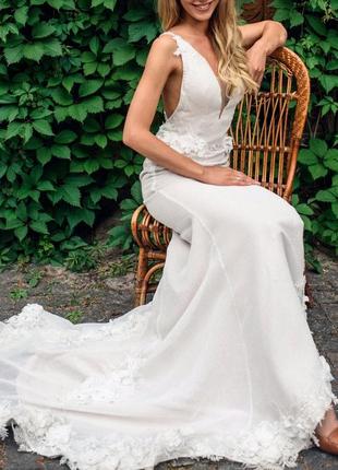 Свадебное платье бохо с открытой спиной со шлейфом10 фото