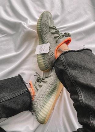 Трендовые женские кроссовки adidas yeezy boost 350 v2 серые-хаки8 фото