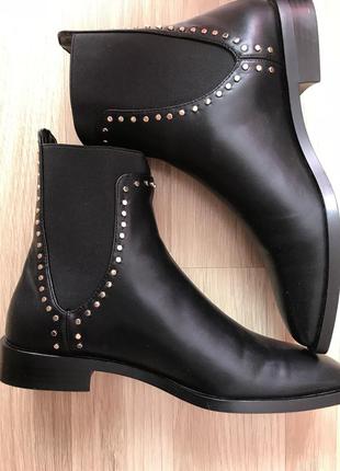 Новый ботинки zara