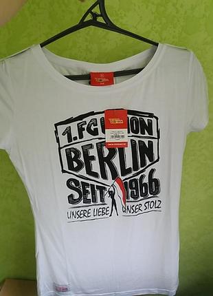 Футболка новая fan union 46-48 нижняя
пог 45см тянеться до 52 см. довжина 62 см.