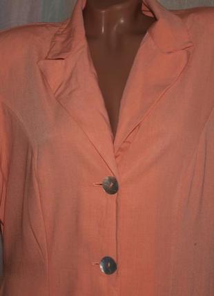 Классный персиковый пиджак (xl-xxl замеры) к телу приятный, отлично смотрится3 фото