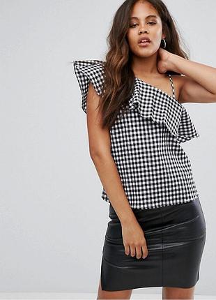 Высокие бренды -  майка на одно плечо