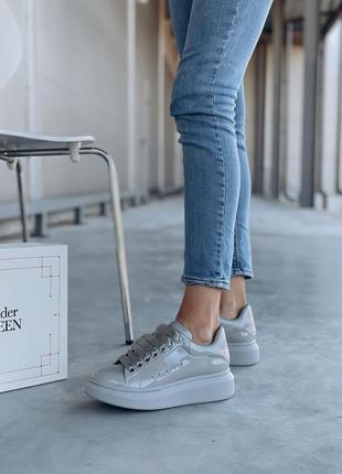 💥⭕alexander mcqueen lux grey patent premium⭕💥 жіночі кросівки олександр маквин сірі, кросівки жіночі лакові маквін, жіночі кросівки сірі маквін